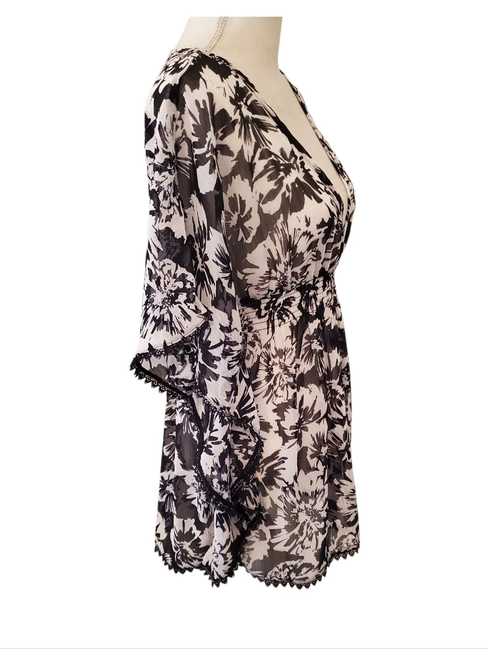 Time And Tru Black And White Floral Lace Trim Swim Cover Up Smocked Waist Size M